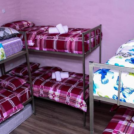 Bee Lucky Hostel&Tours Jerevan Buitenkant foto