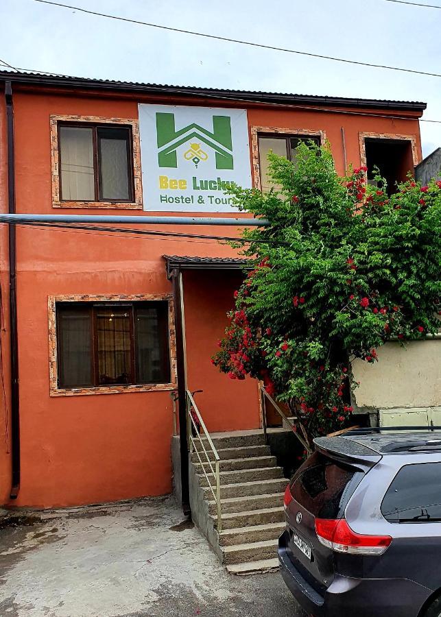 Bee Lucky Hostel&Tours Jerevan Buitenkant foto