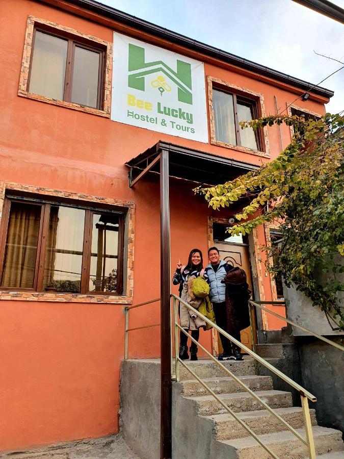 Bee Lucky Hostel&Tours Jerevan Buitenkant foto