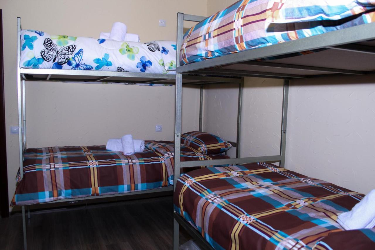 Bee Lucky Hostel&Tours Jerevan Buitenkant foto