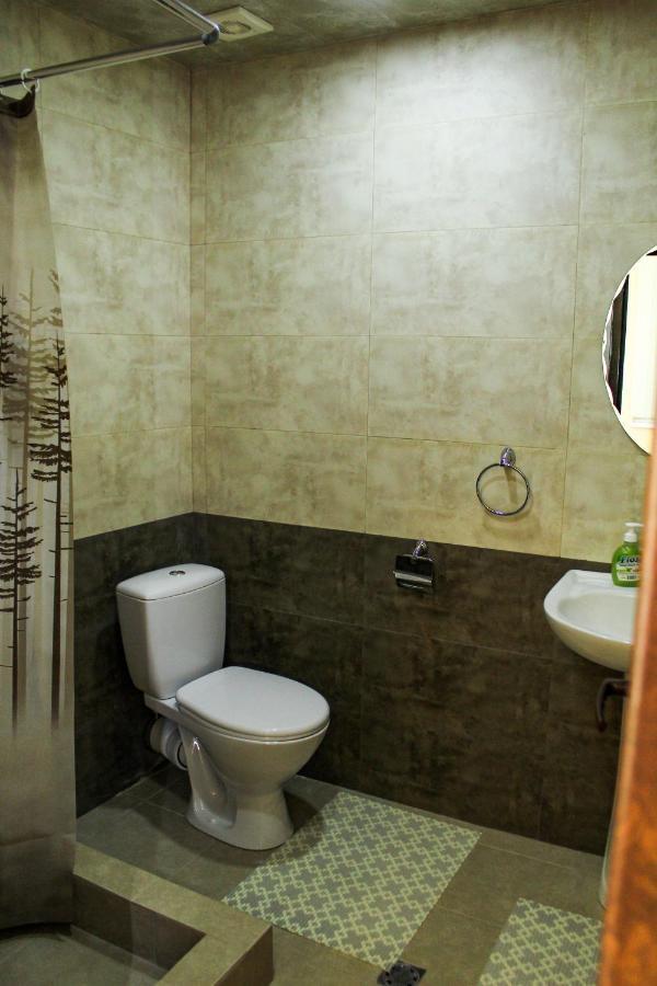 Bee Lucky Hostel&Tours Jerevan Buitenkant foto