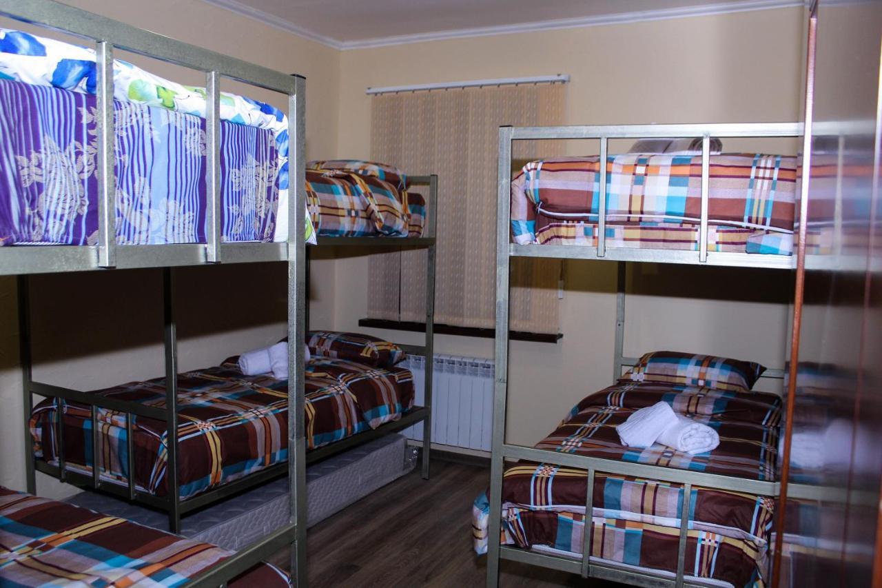 Bee Lucky Hostel&Tours Jerevan Buitenkant foto
